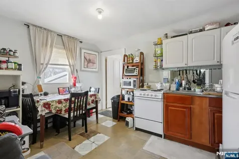 39 Thomas Street Paterson NJ 07503