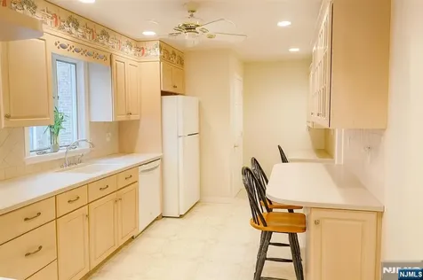 149 Crestwood Avenue Nutley NJ 07110