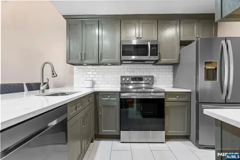 753 Summer Newark NJ 07104
