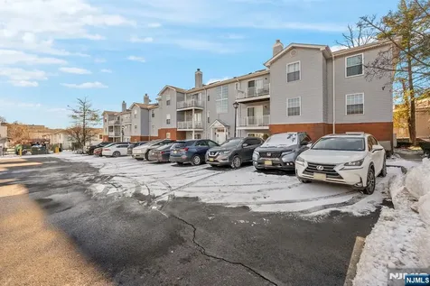 753 Summer Newark NJ 07104