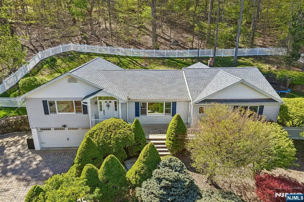63 Danebury Downs Upper Saddle River NJ 07458