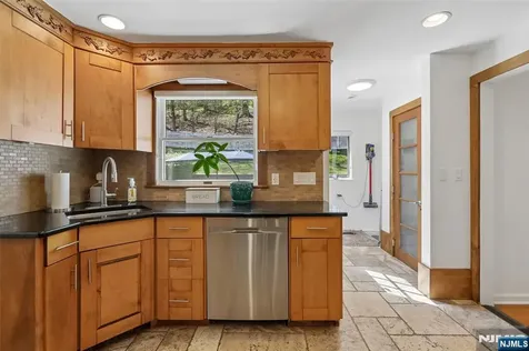 63 Danebury Downs Upper Saddle River NJ 07458