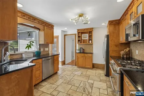 63 Danebury Downs Upper Saddle River NJ 07458