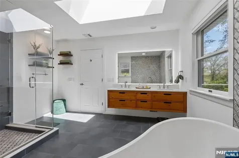 63 Danebury Downs Upper Saddle River NJ 07458