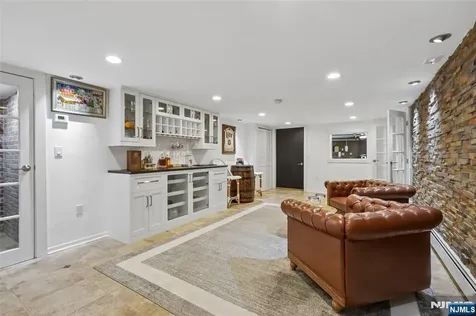 63 Danebury Downs Upper Saddle River NJ 07458