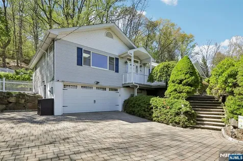 63 Danebury Downs Upper Saddle River NJ 07458