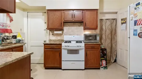 662-664 29th Street Paterson NJ 07504