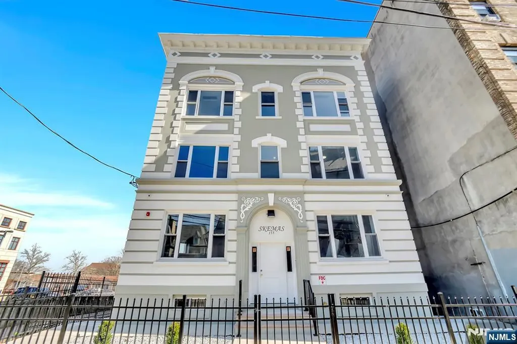 157 Clifton Avenue Newark NJ 07104
