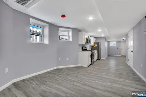157 Clifton Avenue Newark NJ 07104