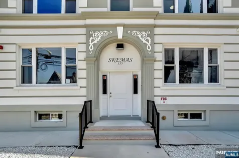 157 Clifton Avenue Newark NJ 07104