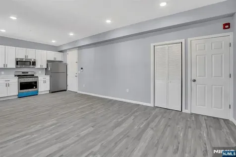 157 Clifton Avenue Newark NJ 07104