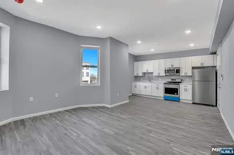 157 Clifton Avenue Newark NJ 07104