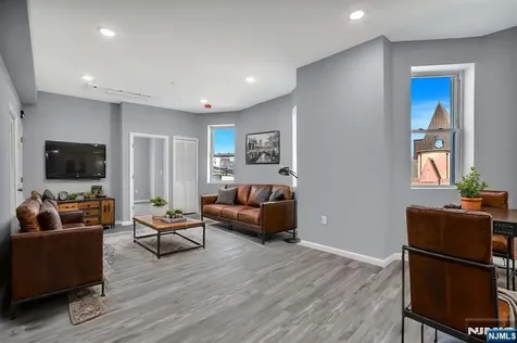 157 Clifton Avenue Newark NJ 07104