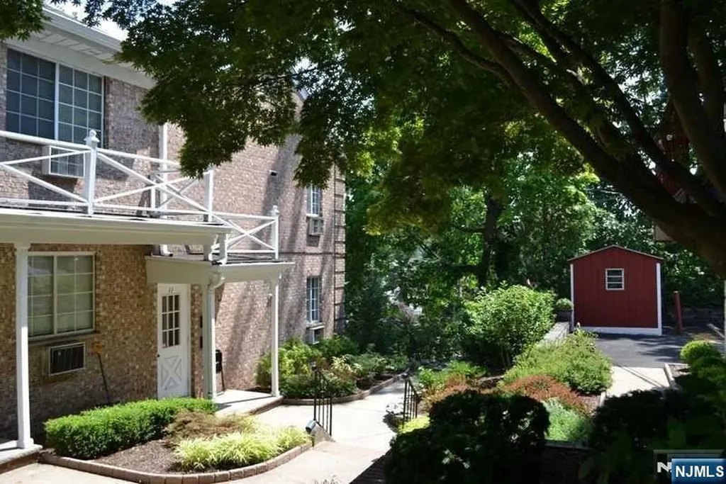 27-33 Corsa Terrace Ridgewood NJ 07450