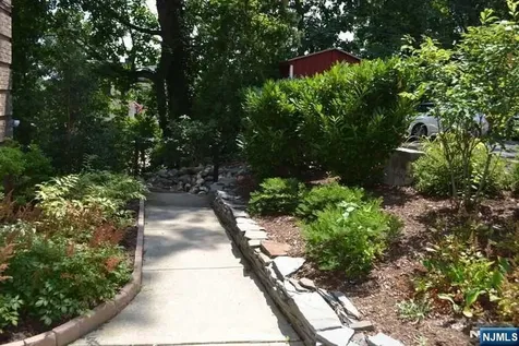 27-33 Corsa Terrace Ridgewood NJ 07450