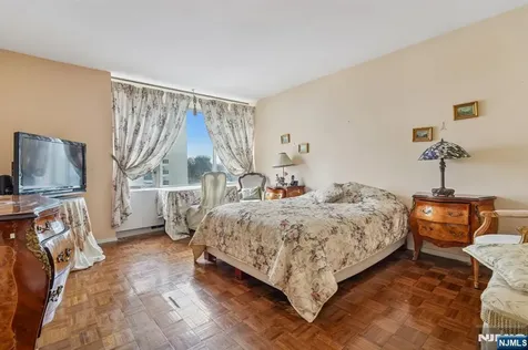 5 Horizon Road Fort Lee NJ 07024
