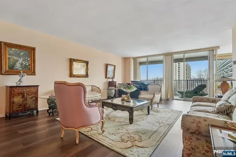 5 Horizon Road Fort Lee NJ 07024
