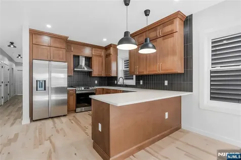 9 Voorhees Newark NJ 07103