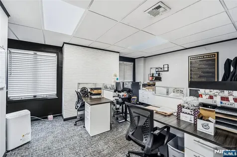180 Old Tappan Road Old Tappan NJ 07675