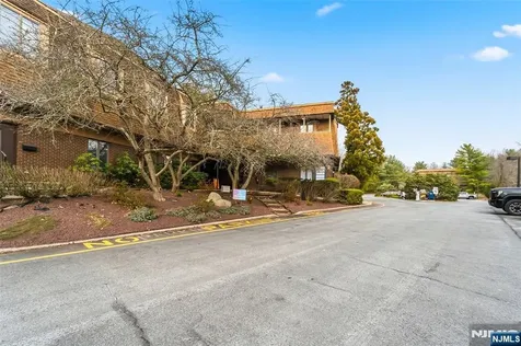 180 Old Tappan Road Old Tappan NJ 07675
