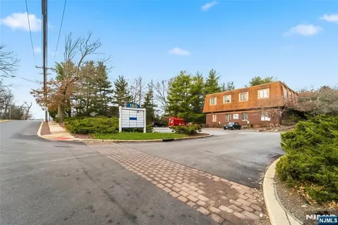 180 Old Tappan Road Old Tappan NJ 07675
