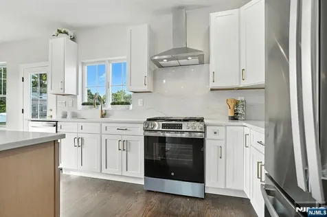 184 Canterbury Avenue North Arlington NJ 07031