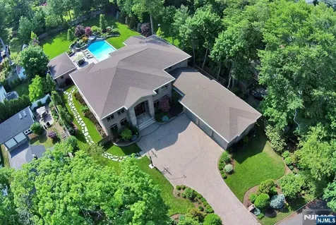 17 Jefferson Avenue Cresskill NJ 07626