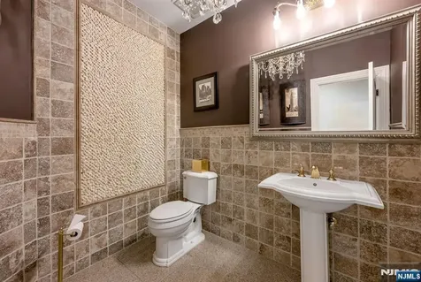 17 Jefferson Avenue Cresskill NJ 07626