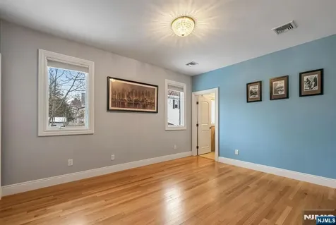 17 Jefferson Avenue Cresskill NJ 07626