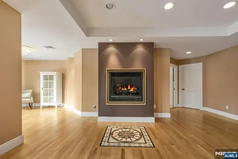 17 Jefferson Avenue Cresskill NJ 07626
