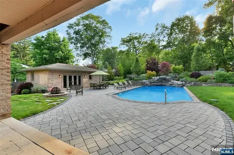 17 Jefferson Avenue Cresskill NJ 07626