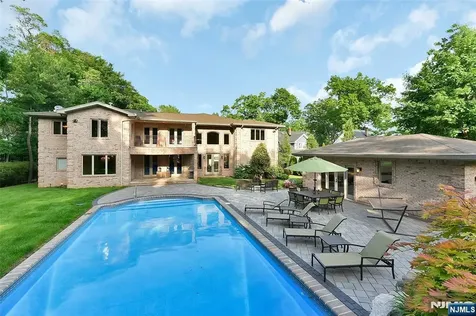 17 Jefferson Avenue Cresskill NJ 07626