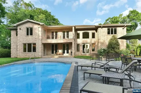 17 Jefferson Avenue Cresskill NJ 07626