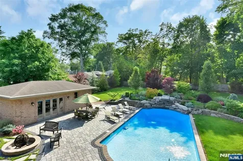 17 Jefferson Avenue Cresskill NJ 07626