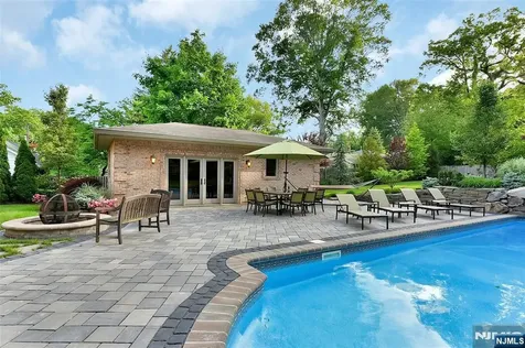 17 Jefferson Avenue Cresskill NJ 07626