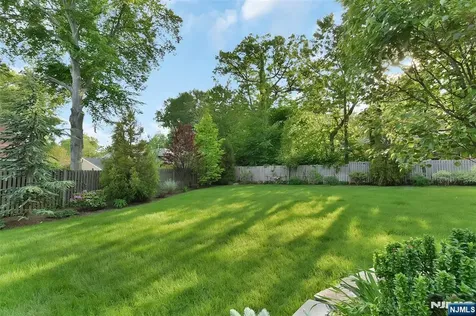 17 Jefferson Avenue Cresskill NJ 07626