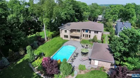 17 Jefferson Avenue Cresskill NJ 07626
