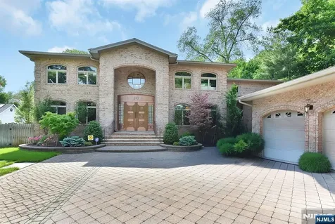 17 Jefferson Avenue Cresskill NJ 07626