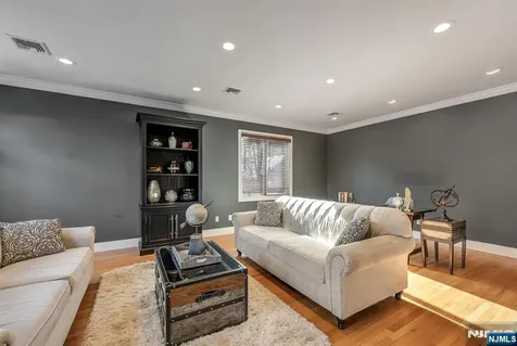 17 Jefferson Avenue Cresskill NJ 07626