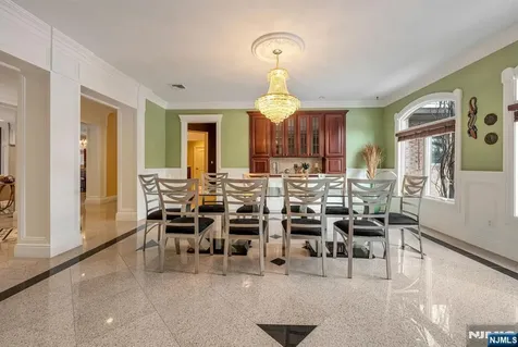 17 Jefferson Avenue Cresskill NJ 07626