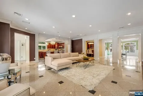 17 Jefferson Avenue Cresskill NJ 07626