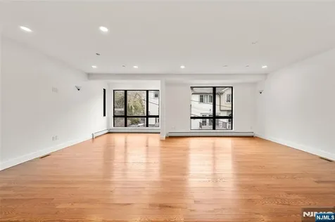 1456 River Road Edgewater NJ 07020