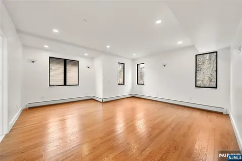 1456 River Road Edgewater NJ 07020
