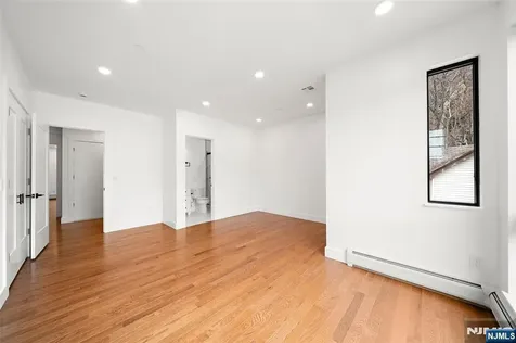 1456 River Road Edgewater NJ 07020