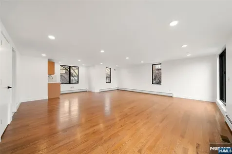 1456 River Road Edgewater NJ 07020
