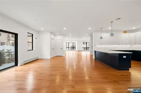 1456 River Road Edgewater NJ 07020