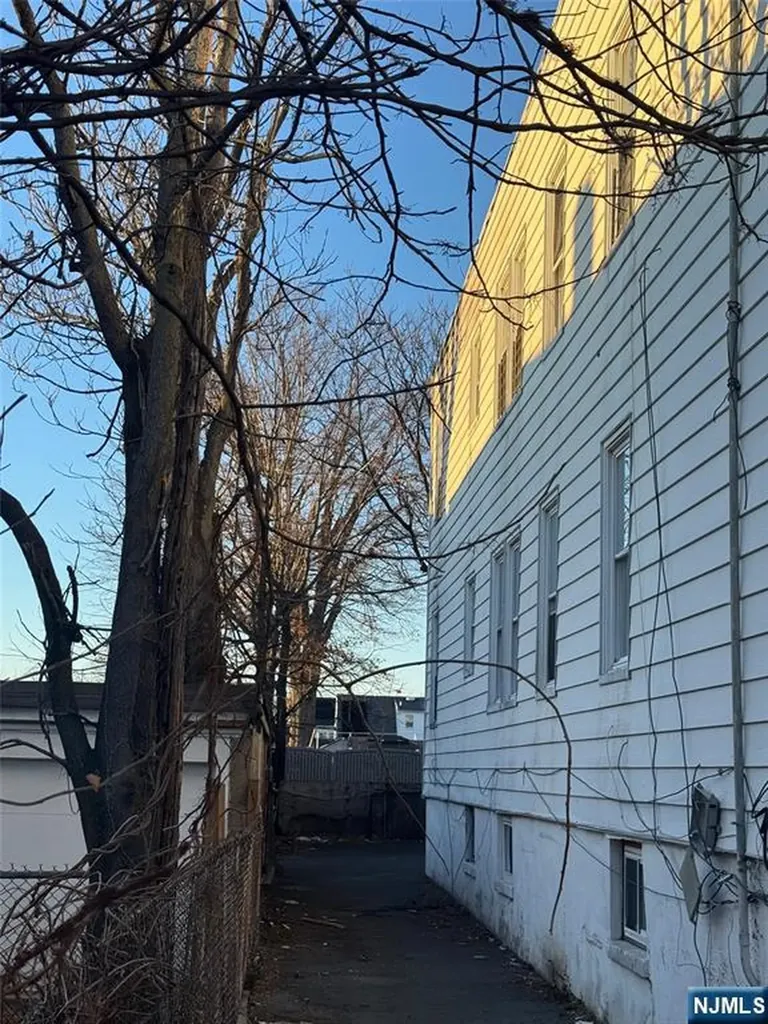 31 Orchard Place Irvington NJ 07111