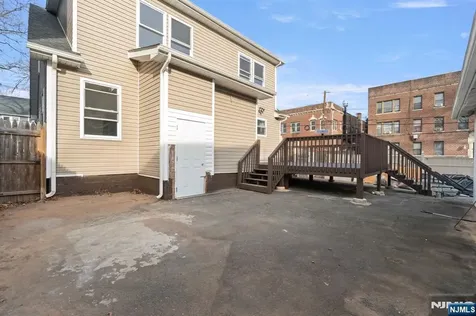 392 Clinton Place Newark NJ 07112