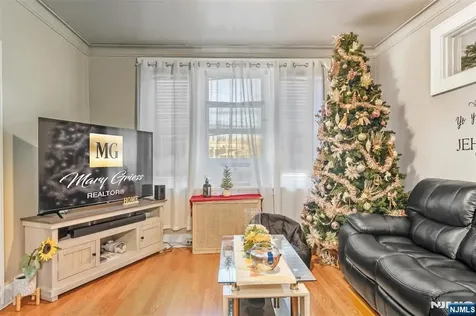 386 11th Street Newark NJ 07107