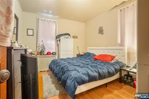 386 11th Street Newark NJ 07107